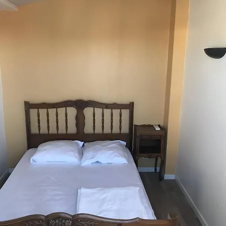 Spacieux Avec Terrasse, Solarium, Parking Et Piscine - Fr-1-723-5 Agde