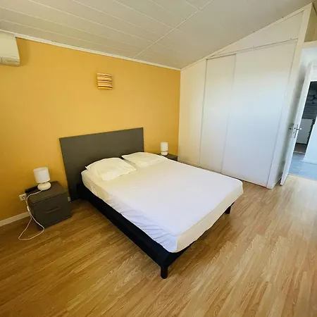 Spacieux Avec Terrasse, Solarium, Parking Et Piscine - Fr-1-723-5 * Agde